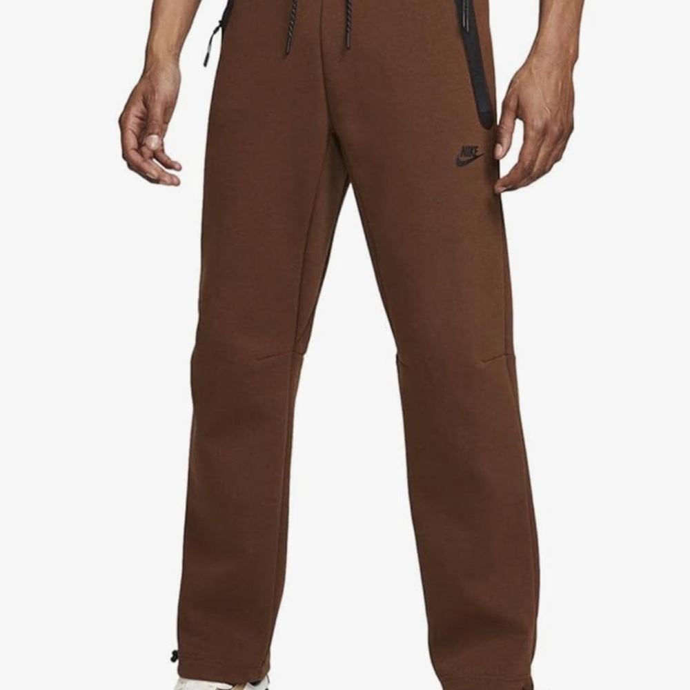 Nike Sportswear Straight Leg Tech Fleece Bungee Jogger Pants - Men’s Small